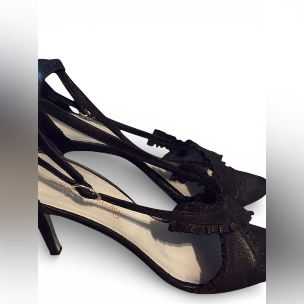 Cynthia Rowley black heels with a ruffled design RARE VINTAGE $350 Msrp - Picture 8 of 9